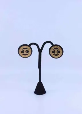 CHANEL Black, Gold Round Clip Earrings